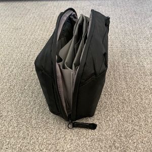 UEC. PEAK DESIGN EVERY DAY CARRY TECH POUCH. LIKE NEW.